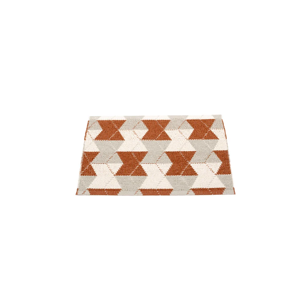Pappelina Trip – Berry / Coral red / Vanilla – 70x50cm - Bilde 2